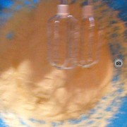 Dolce con gocce di cioccolato bianco